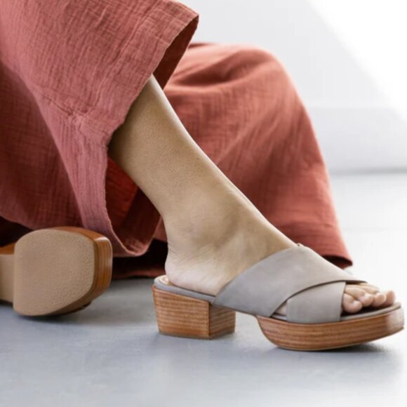 Women Fortress Frankie Suede Stone Clog Sandal 38 - Picture 1 of 3